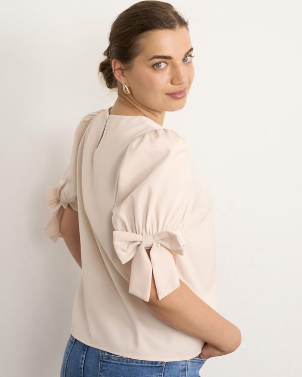 Ellie White Bow Top Champagne.         24608Yt/Ch - Image 3