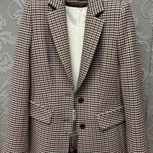 Christina Felix Check Blazer Wine.        343-9960