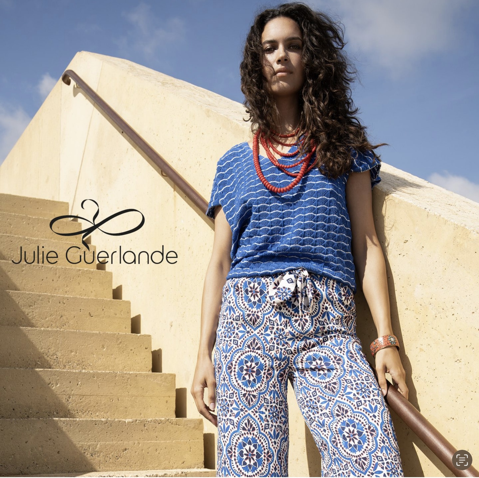 Julie Guerlande V-Neck Stripe Tank Top Royal. 67Jg2pu600