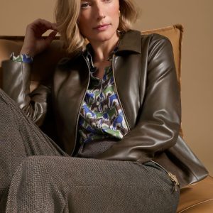 Bianca Anna Faux Leather Blazer Coffee.      84000